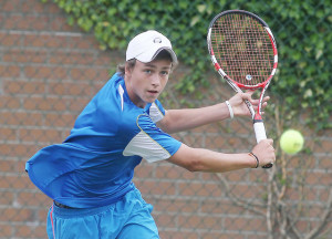 Top 7 Reasons to Play Tennis